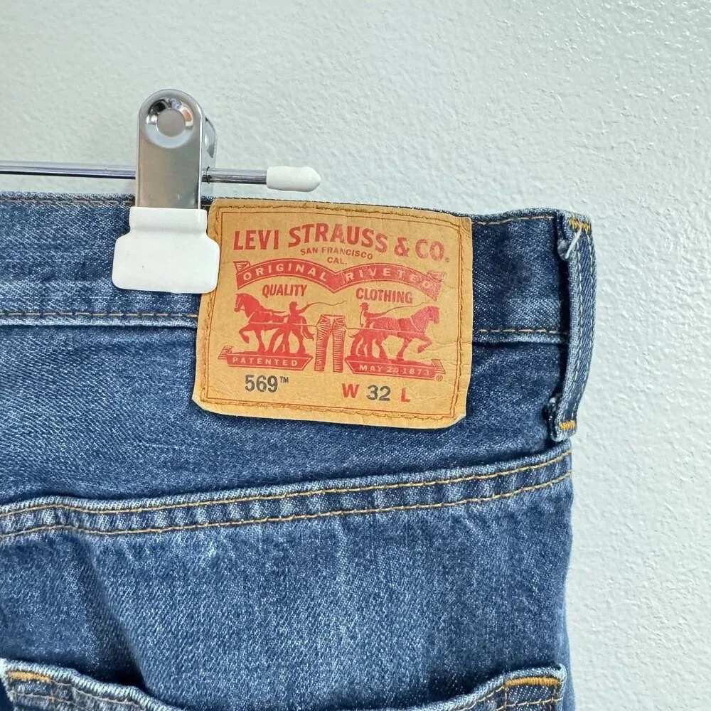 Levi's Levi Strauss Jean Shorts Mens 32 11” Inseam 569 Medium Wash Denim Cotton - Picture 5 of 8